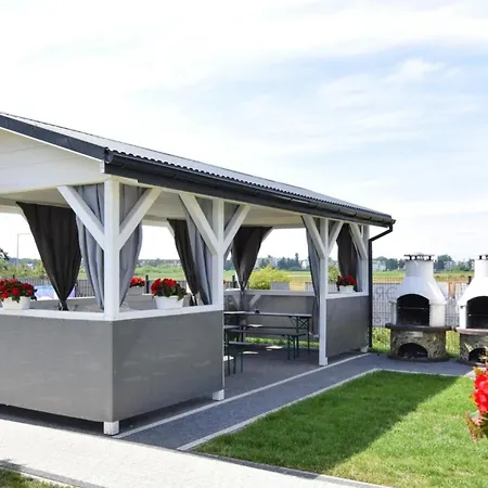 Дом отдыха Comfortable Homes With Terraces